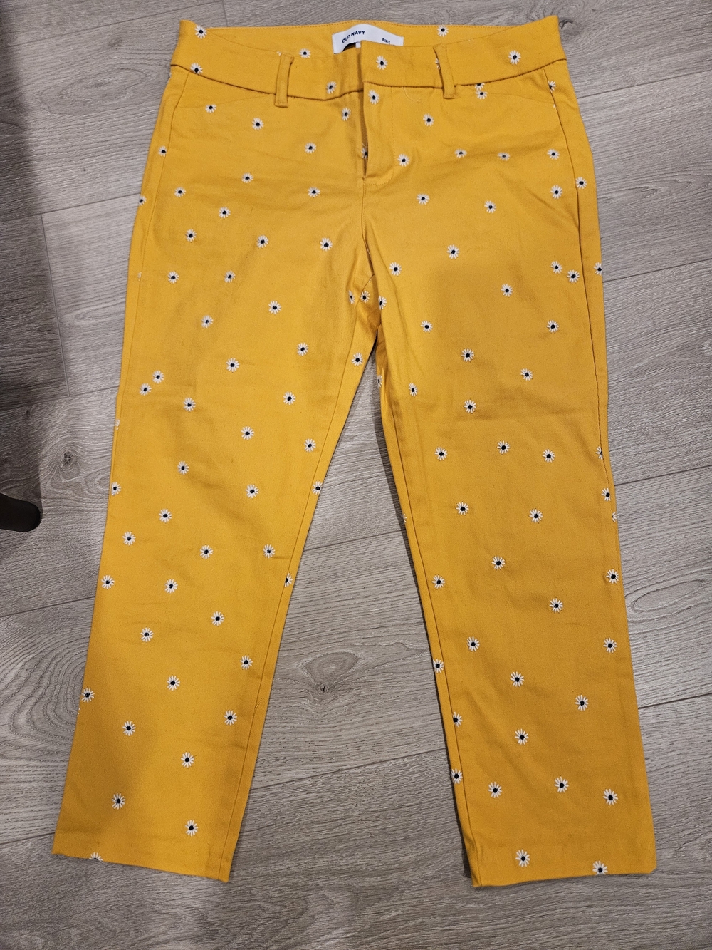 Old Navy Pixie Yellow Daisy-Print Ankle Jeans